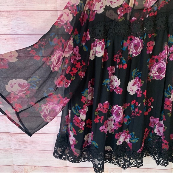 Lane Bryant Floral Chiffon Lace Flowy Blouse- size 24 - Picture 3 of 7